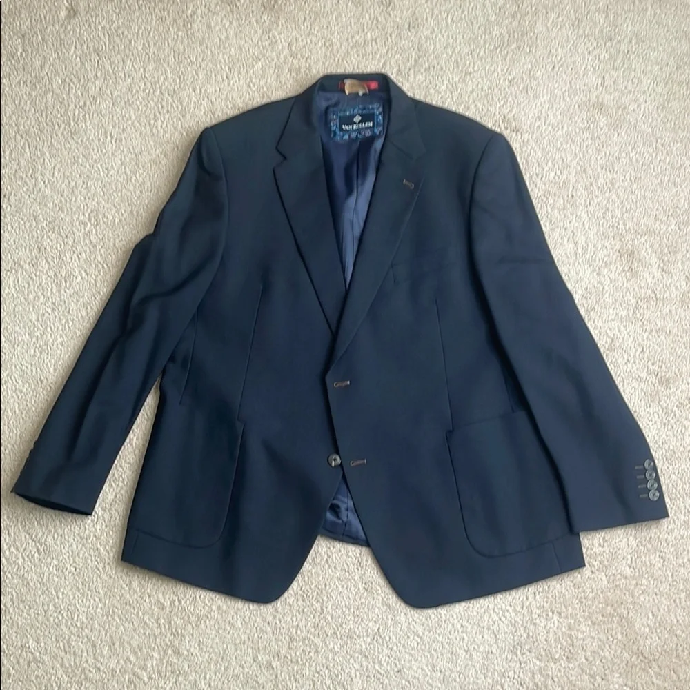 Blue Fitted Blazer with Notched Lapels and Textured Fabric